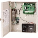 Centrala de acces Honeywell NetAXS-123 NX2MPS suporta4cititoarepentru2usi, contine cutie metalica
