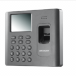 Terminal de access control cu amprenta si card Hikvision DS-K1A802AEF,