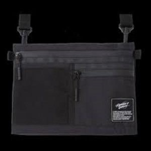 BC1002 ROG CROSSBODY BAG /BK//20 IN 1 90XB06EA-BME000, Dimensions: 30(L)